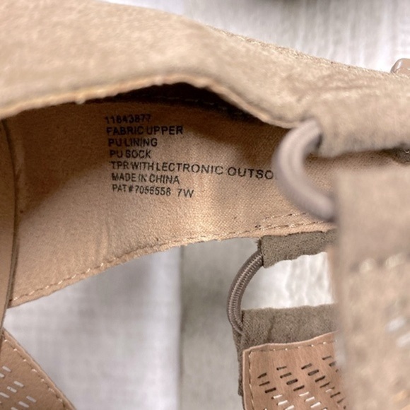 Torrid 4H olive cutout heeled booties perforated size 7W - Picture 10 of 10